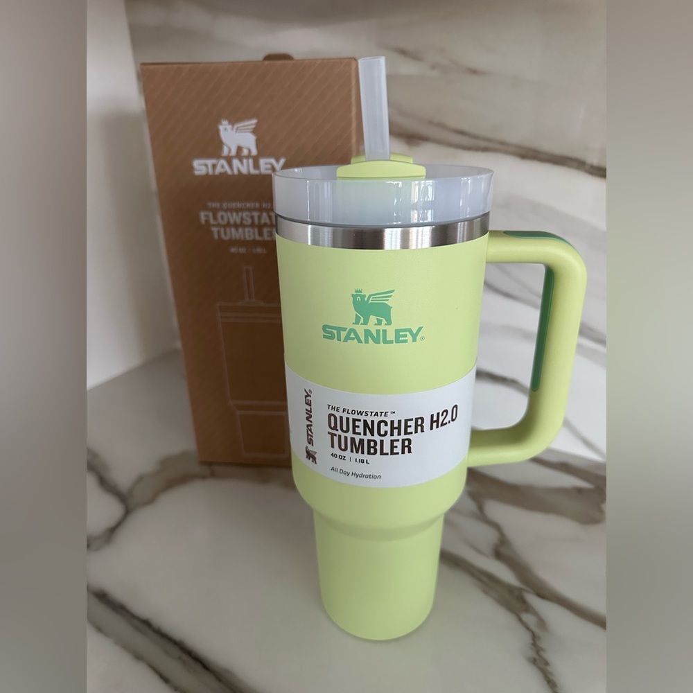 NEW Stanley Quencher H2.0 Flowstate 40 oz Tumbler- Citron Green